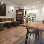 Seahomes Vacations - Centric 100m And Pkg Lägenhet