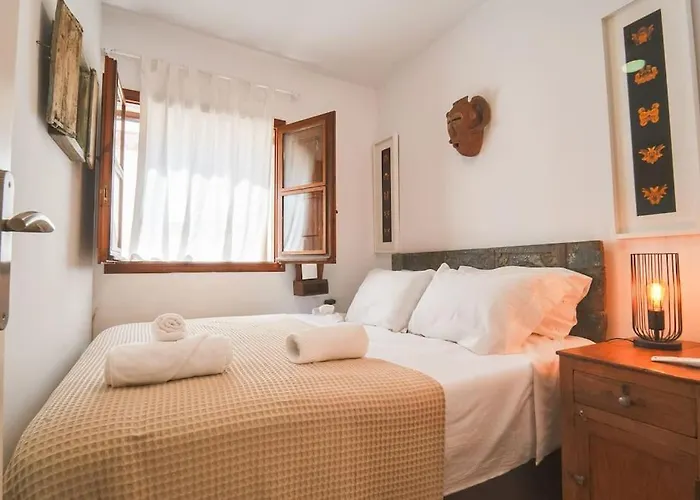 Seahomes Vacations - Centric 100m And Pkg